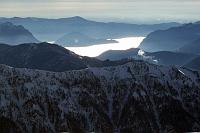 11 zoom su Montisola, con un Lago d'Iseo luminescente 